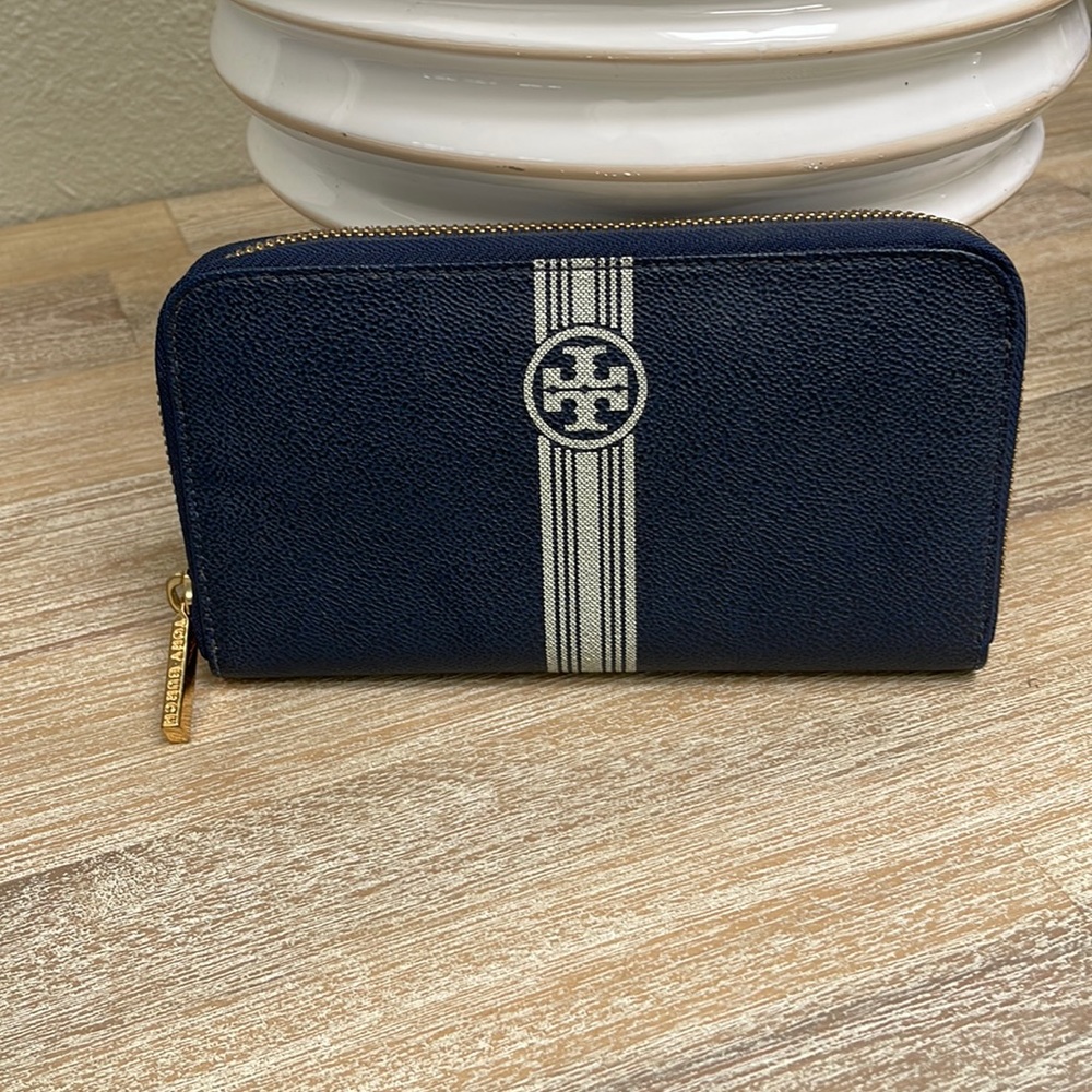 Tory Burch Zip Continental Wallet